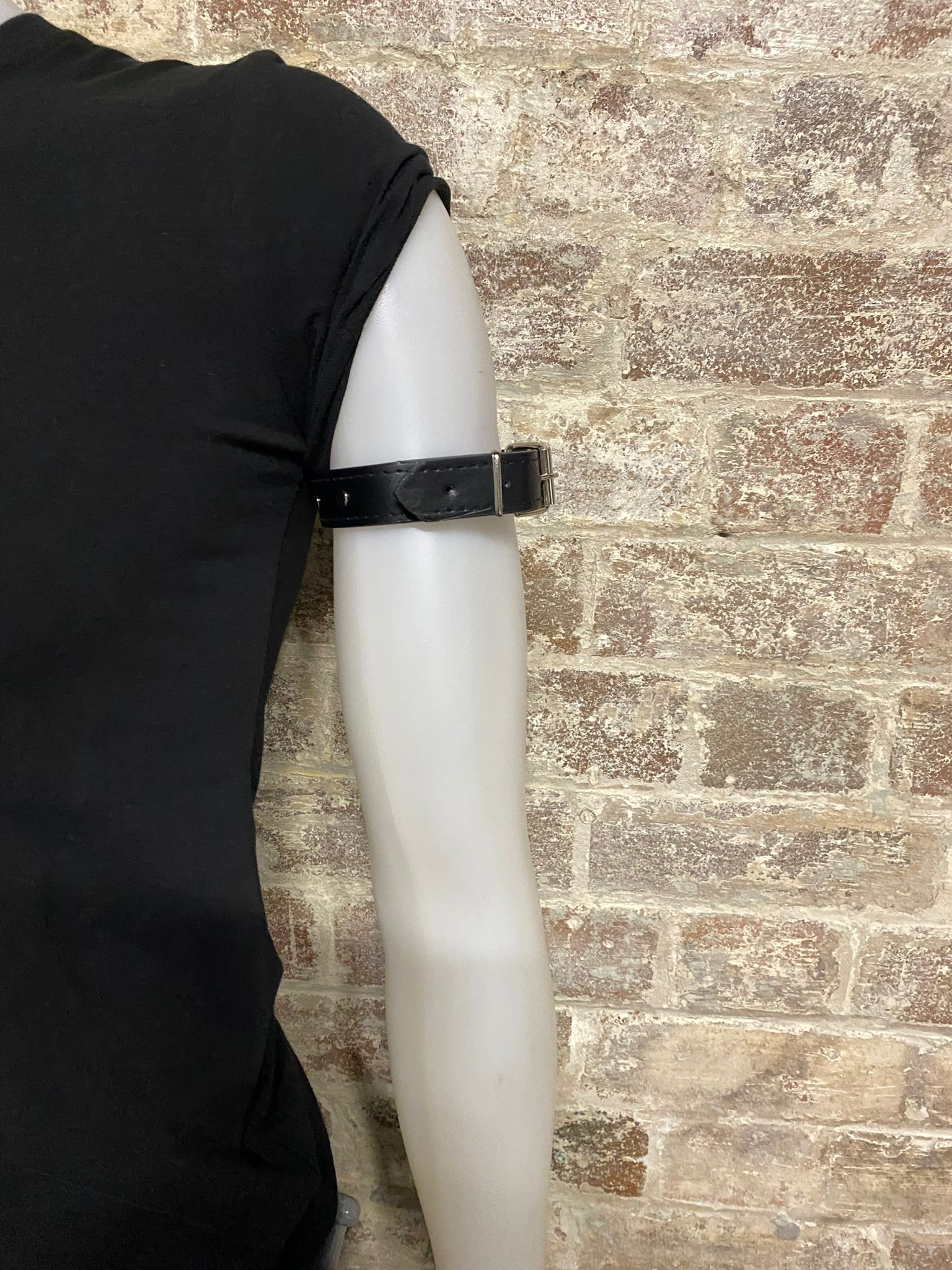 Daly Male Adjustable Arm Band