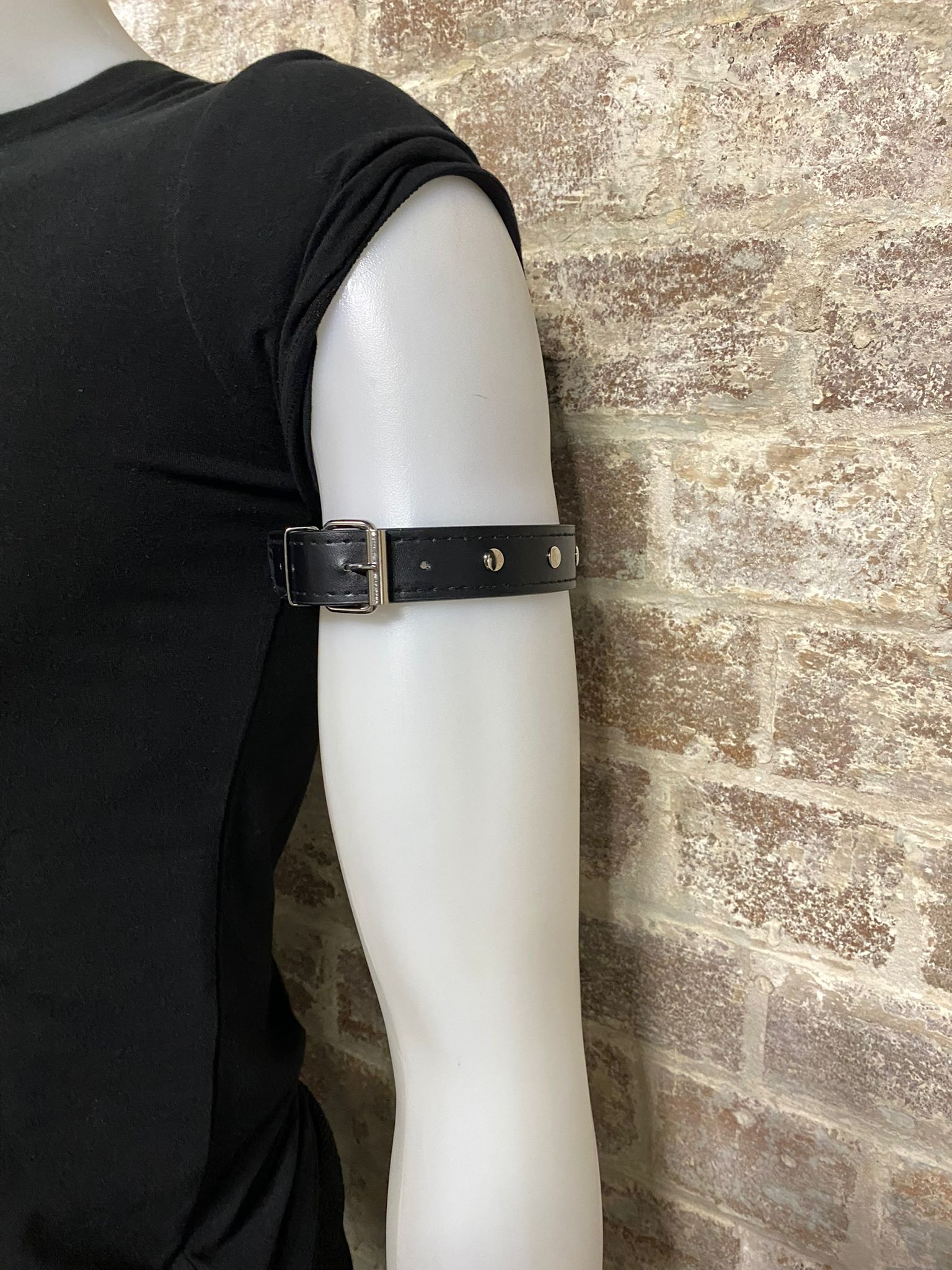 Daly Male Adjustable Arm Band